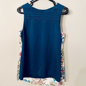 Bundle- (2) sleeveless tops